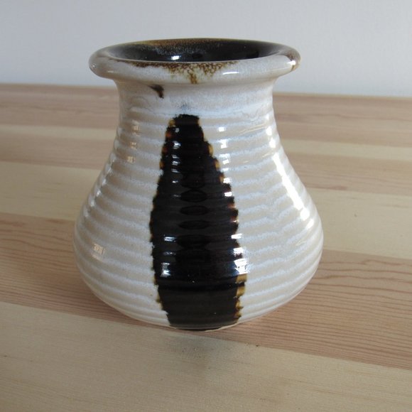 Lemax Shiwan Handmade Pottery Vase Ribbed Abstract Minimalist Brown Cream - Picture 7 of 7